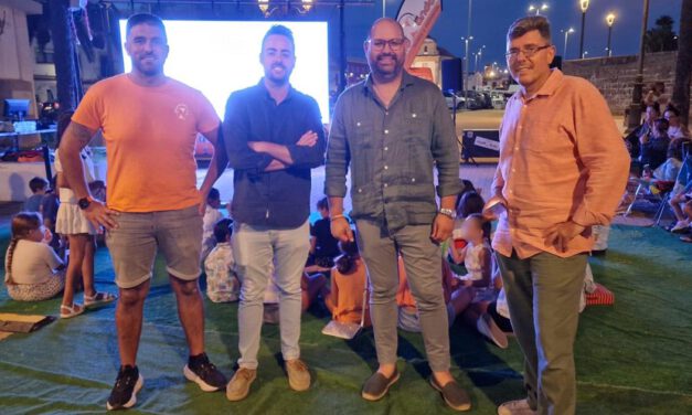 Gran acogida en la nueva sesión del Cine de Verano en el Parque Calderón