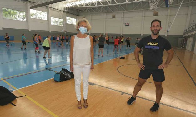 Gran acogida de las clases deportivas gratuitas en el Pabellón Angelita Alta