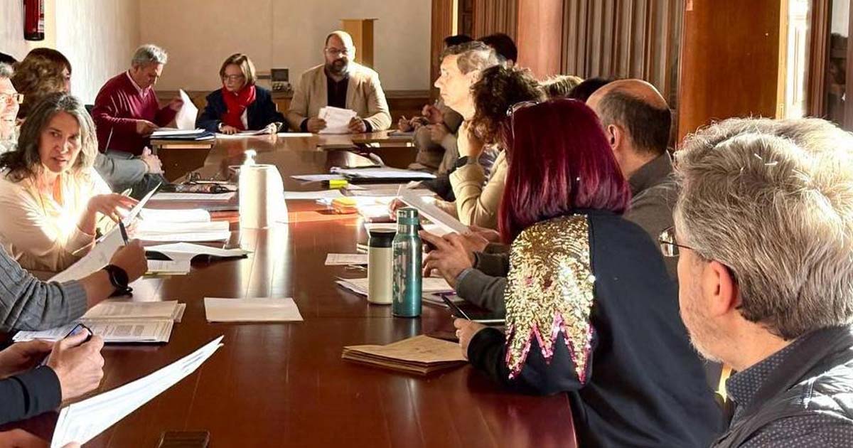 El Ayuntamiento inicia la reorganización interna con las primeras comisiones de servicio