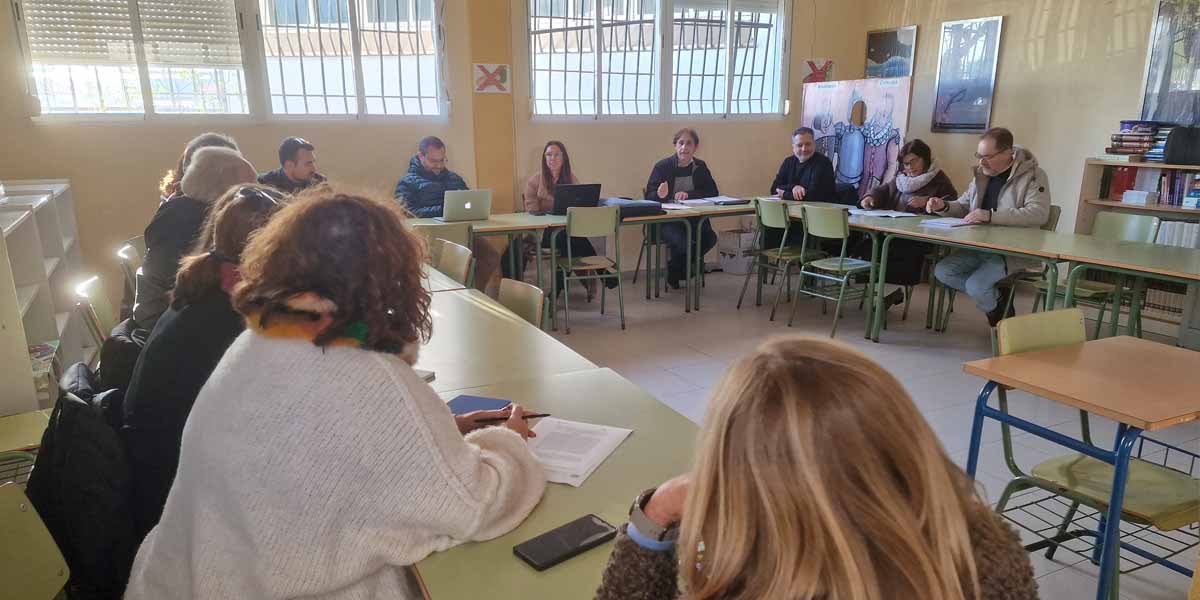 La Comisión Municipal de Absentismo Escolar refuerza su plan de actuación para reducir la deserción estudiantil