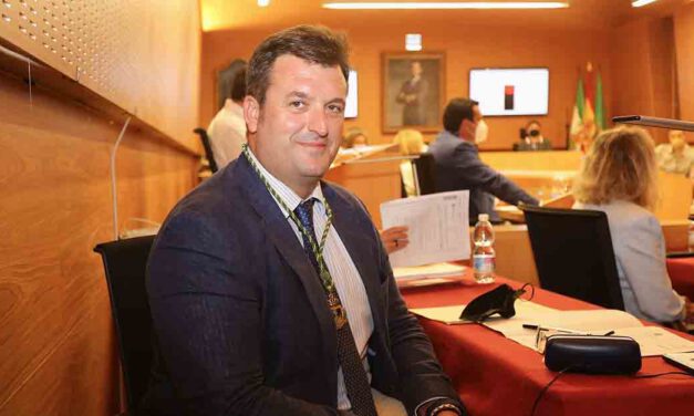 César de la Torre se hace cargo de la Concejalía de Toros y coordinación de las empresas municipales