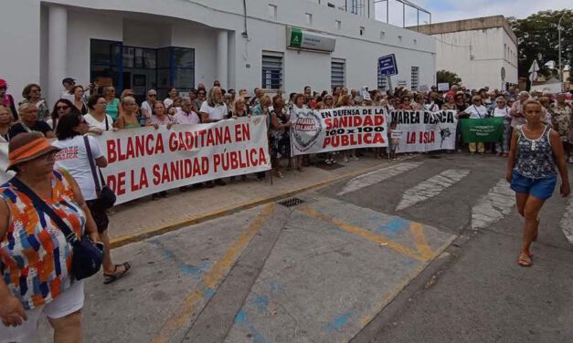 IU se suma a la concentración convocada por la Marea Blanca en defensa de la sanidad pública