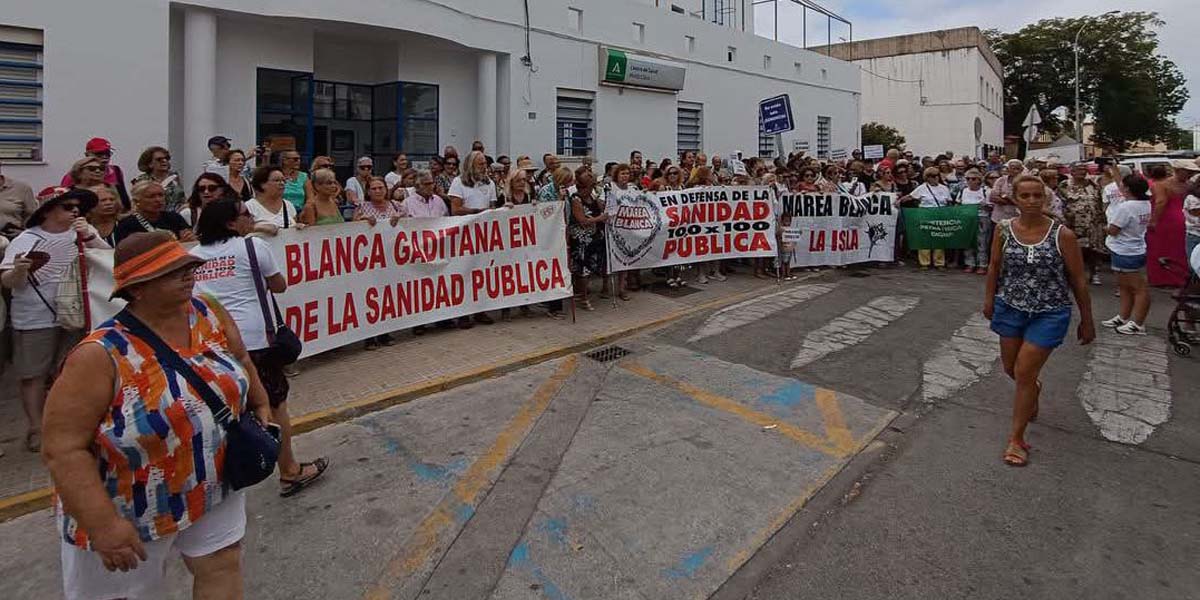 IU se suma a la concentración convocada por la Marea Blanca en defensa de la sanidad pública