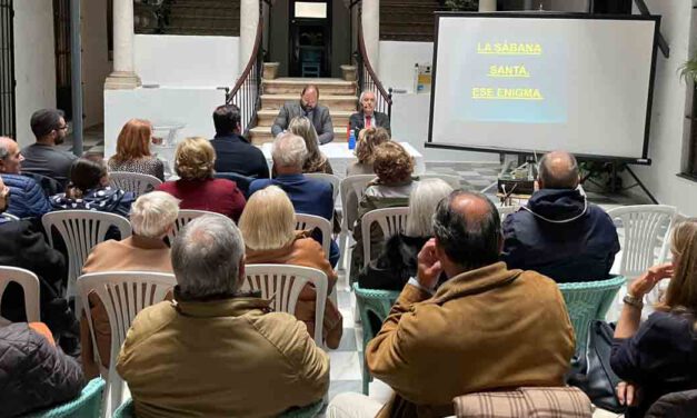 Aforo completo en la primera cita que inaugura el Ciclo de Conferencias Populares