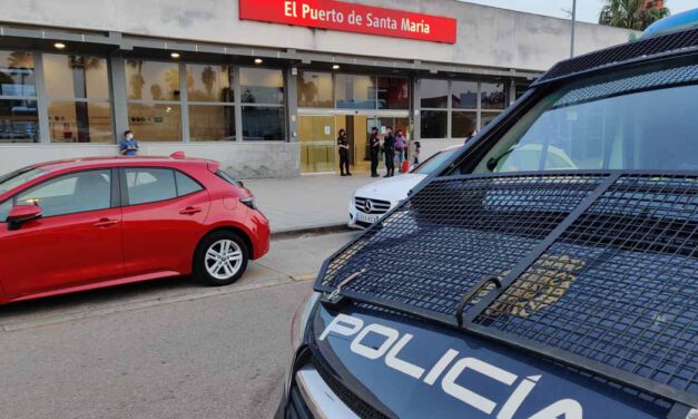 Detenida en El Puerto una mujer utilizando como "mula" a dos menores para transportar droga