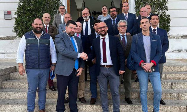 Firmado el nuevo convenio entre Ayuntamiento y Hermandades por 35.000 euros al año