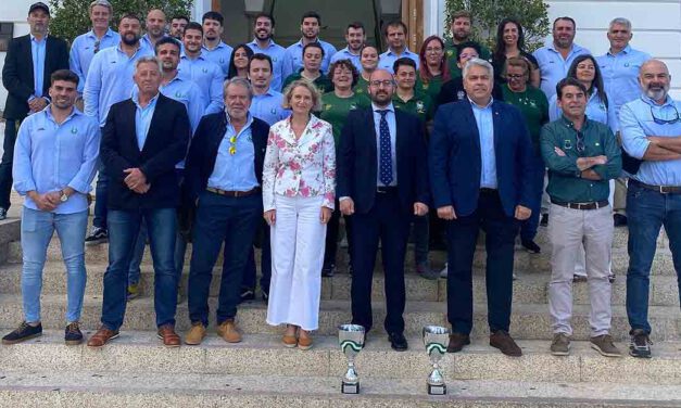 Recepción oficial al senior masculino y femenino del Club de Rugby Atlético Portuense: Campeones de Andalucía