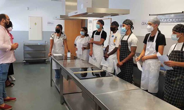 Inaugurado un nuevo curso de Operaciones Básicas de Cocina en el Centro Cívico