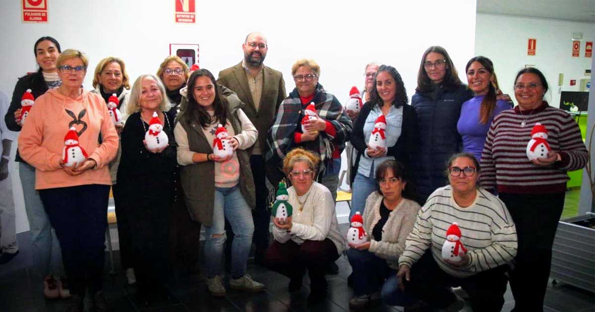 El Centro Cívico Augusto Tolón cierra con éxito el Taller de Manualidades Navideñas