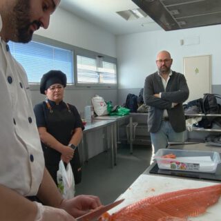 El sushi protagoniza un nuevo curso formativo con plazas completas en el centro cívico Augusto Tolón