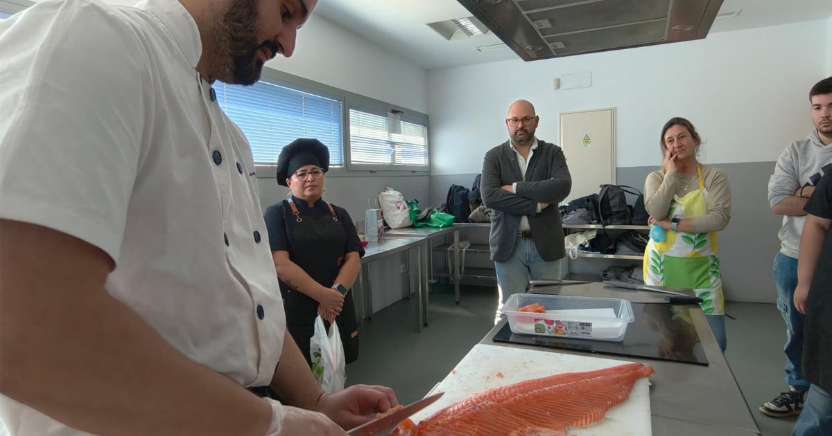 El sushi protagoniza un nuevo curso formativo con plazas completas en el centro cívico Augusto Tolón