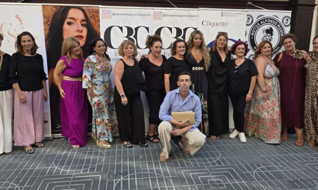 La VII Fiesta de la Moda llena de color, estilo y comercio local la calle Luna