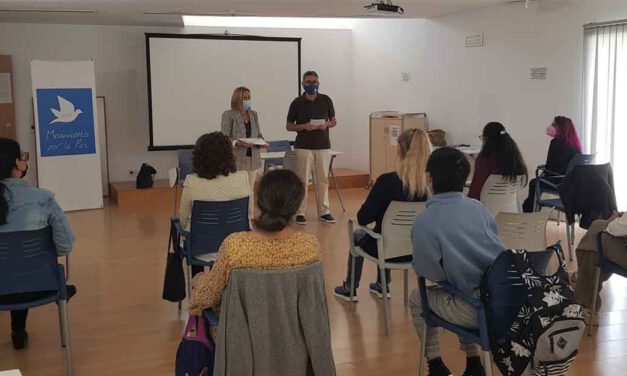 El curso “Atención al público/cliente” favorece la inserción laboral de quince alumnas