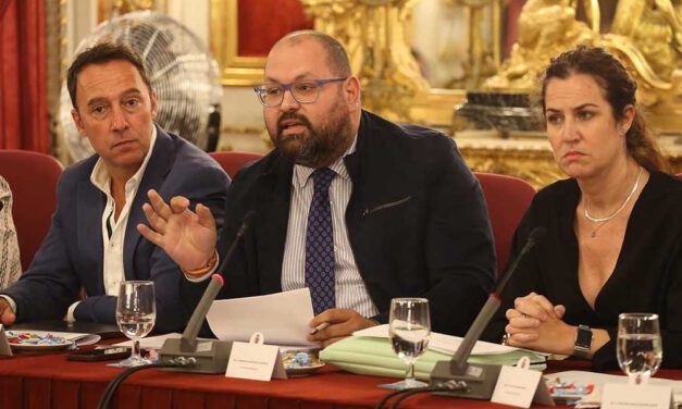 El PP de El Puerto denuncia la incongruencia y falta de lealtad del socialista Ángel González con su tierra