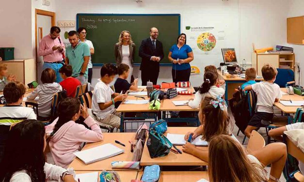 Educación invertirá más de 14.000 euros para el mantenimiento del arbolado en colegios de El Puerto