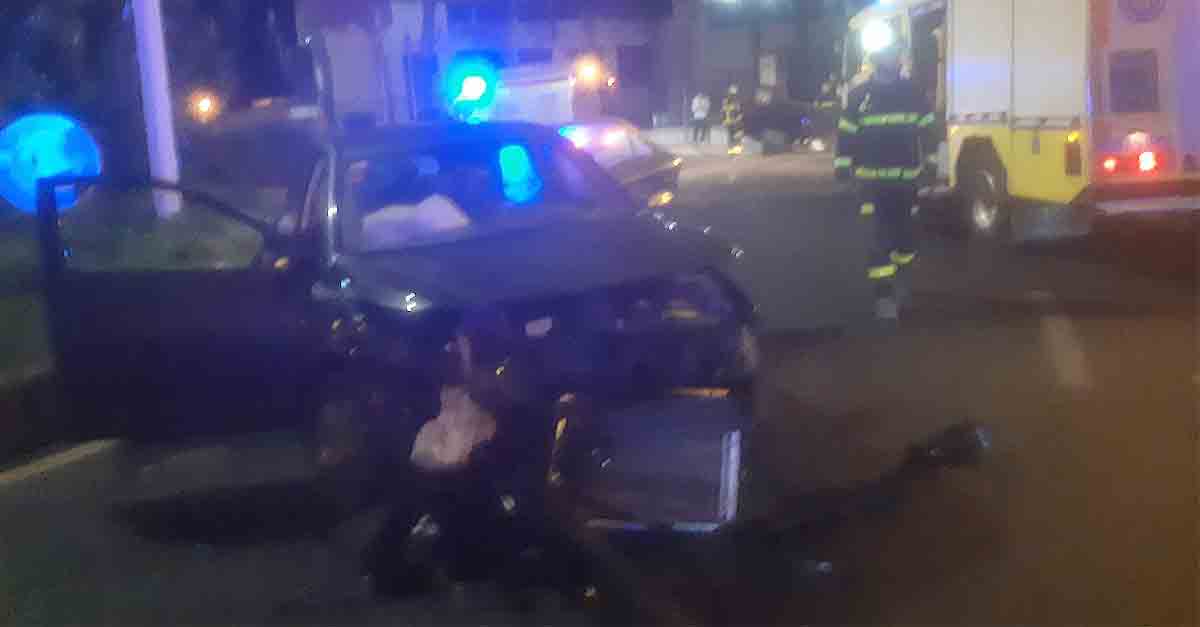 Aparatoso accidente de tráfico en la avenida de Fuentebravía, en El Puerto