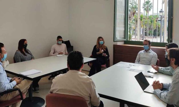 La oposición acepta la participación ofrecida para elaborar los nuevos pliegos, pero rechaza el formato