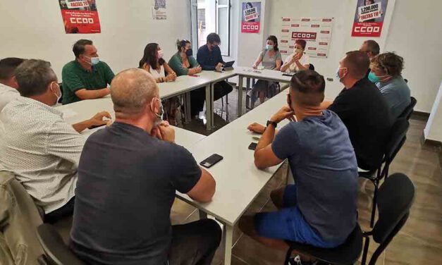 IU apoya a la plantilla de ayuda a domicilio y exige al Ayuntamiento que cumpla con sus compromisos