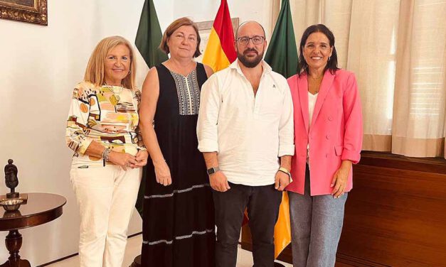 El Ayuntamiento iluminará su fachada de rosa por el Día Mundial contra el Cáncer de Mama