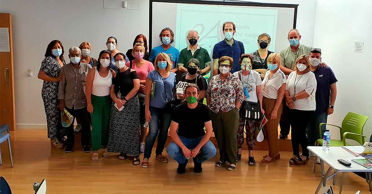 La formación es poder, así concluye la comunidad vecinal de Los Milagros tras el seminario Eracis