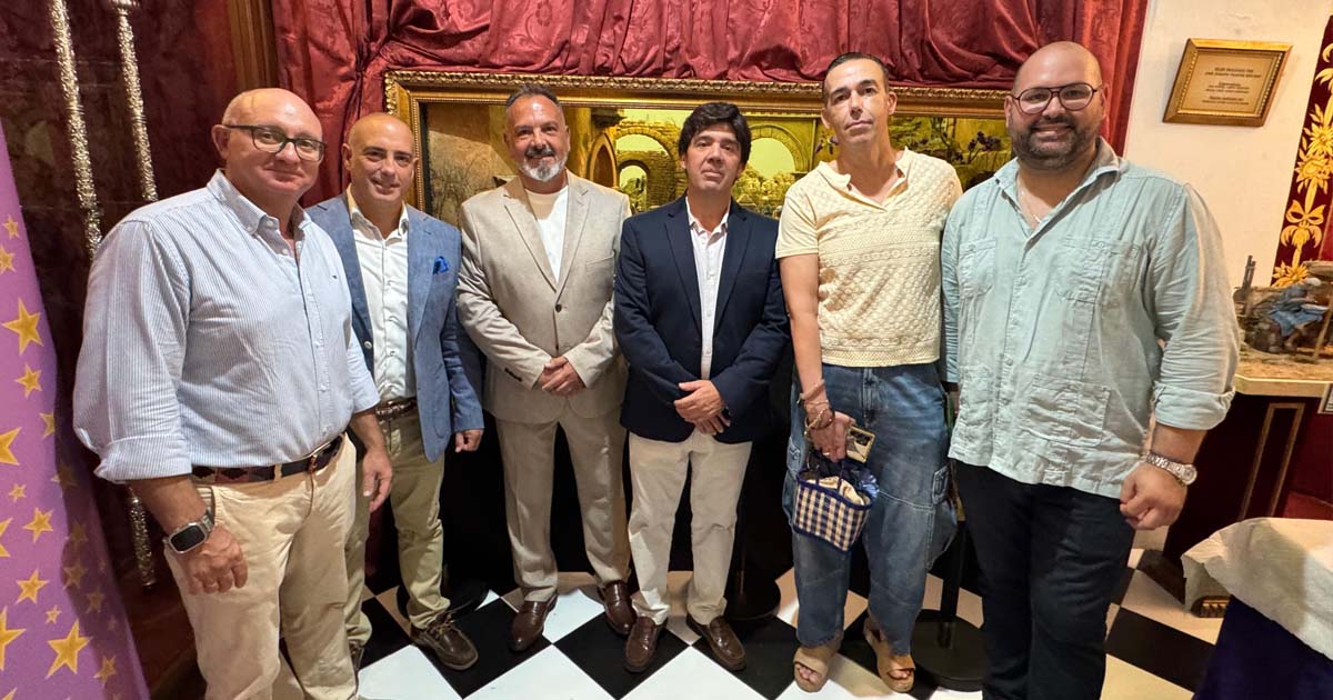 El arte cofrade y belenista protagoniza una exposición veraniega en la Casa de Hermandad del Dolor y Sacrificio