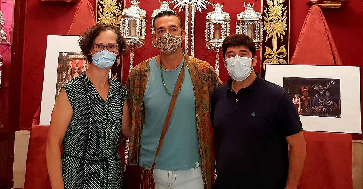 La Casa de Hermandad del Dolor acoge la exposición "Fotografía cofrade y enseres de pasión"