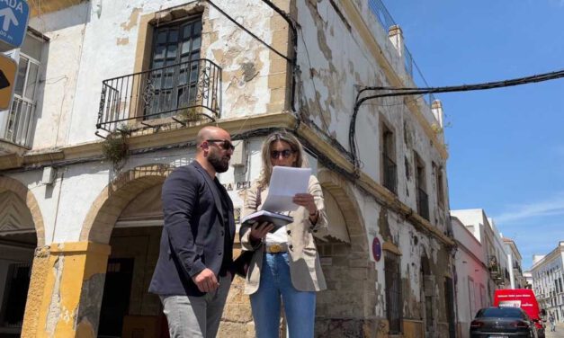 El Ayuntamiento acometerá de manera subsidiaria la rehabilitación de la fachada de un edificio en calle Luja