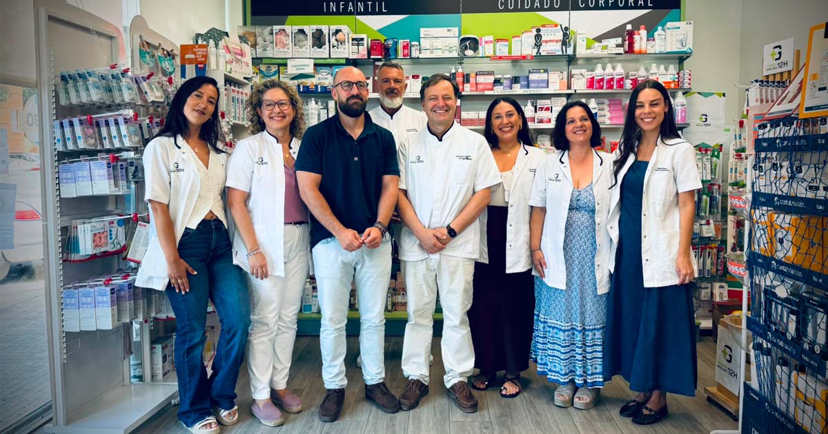 La Farmacia Giráldez celebra 50 años de servicio como referente sanitario en la zona norte