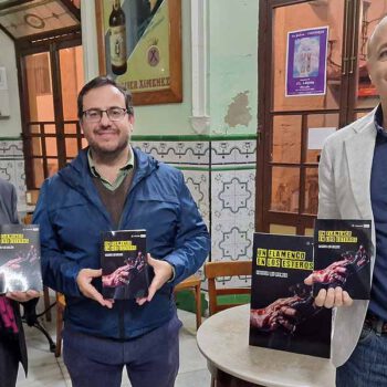 García de Romeu presenta "Un flamenco en los esteros", obra editada por Apache Libros que cierra una trilogía
