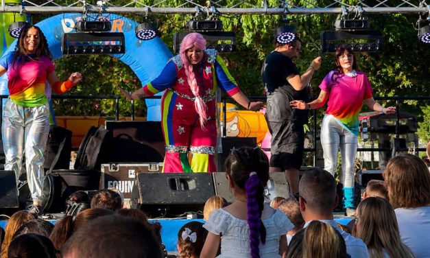 Miles de personas llenan el Parque de la Victoria durante el festival gastronómico FoodtruckPlanet