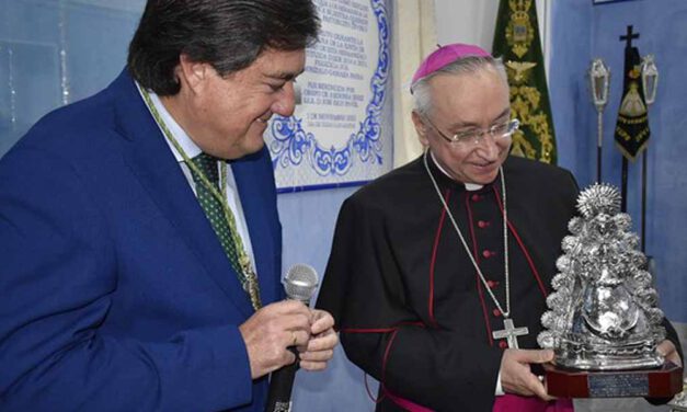 Bendecida la Sala Regina de la Hermandad de El Rocío de El Puerto