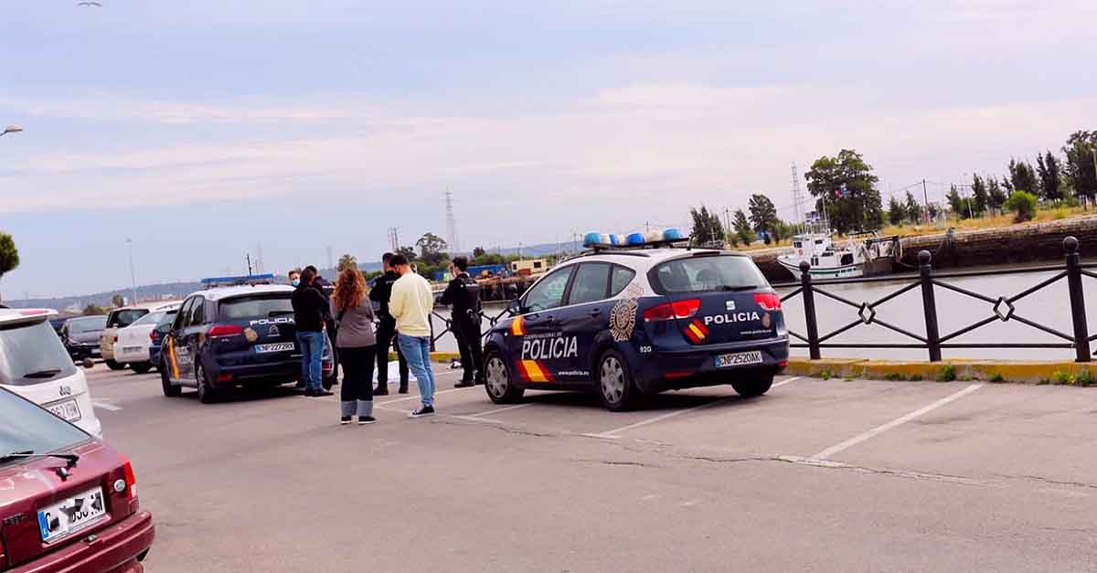 Aparece un cadáver en El Puerto, en un aparcamiento de la Bajamar