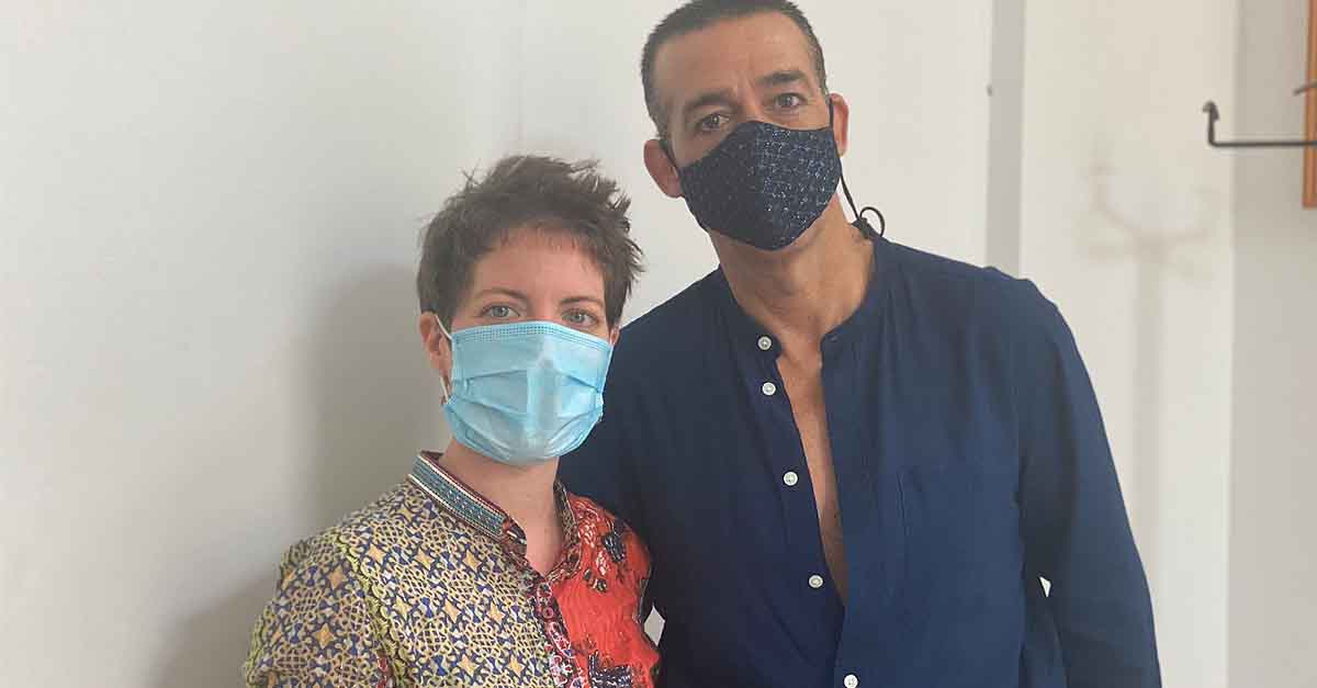 Calleja aborda con la pintora M. Degó la organización de una exposición sobre su obra reciente