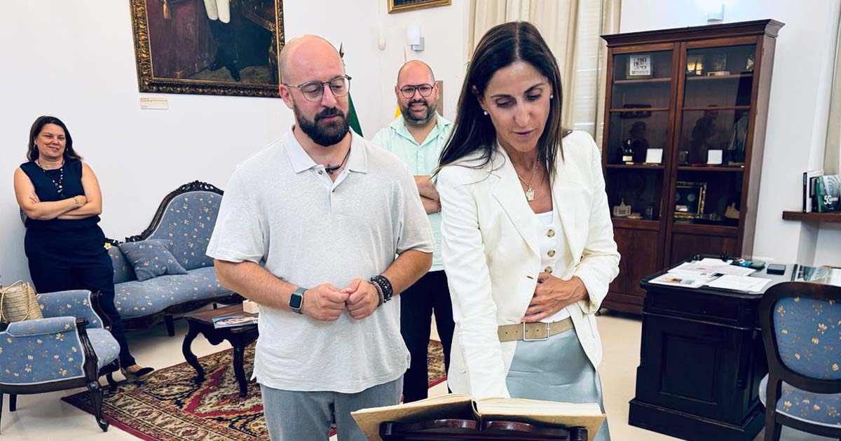 El Ayuntamiento cubre de forma definitiva la Jefatura de Contratación y Compras