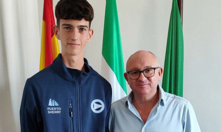 El portuense Sergio López participará en el Campeonato de Europa sub 17 de windsurf