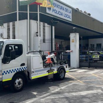 El Puerto activa un servicio 24 horas de grúa y balizamiento urbano