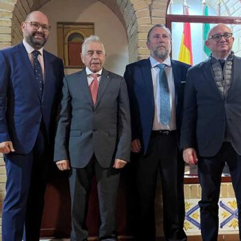 El Club Taurino El Rabo distingue a Luis Domínguez Blanco con su Insignia de Oro