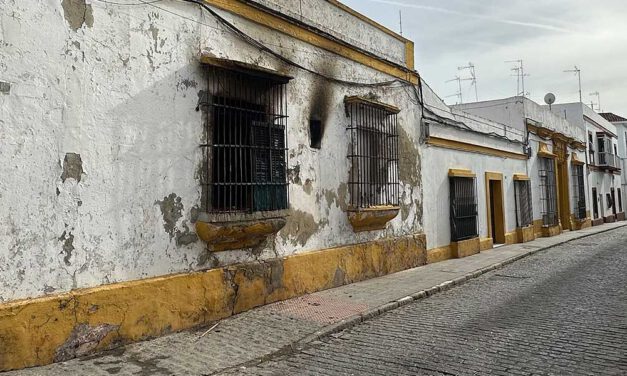 Incendio en una vivienda en Barrio Alto