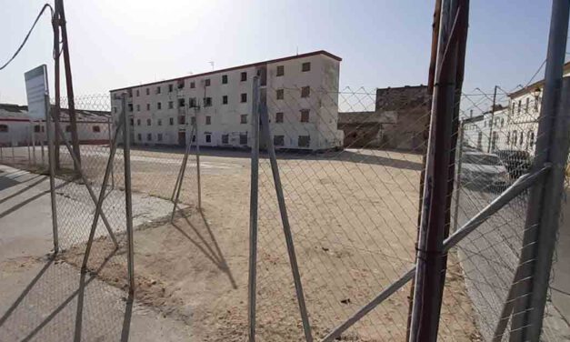 A final de año habrá desaparecido la barriada José Antonio tras el derribo del último bloque