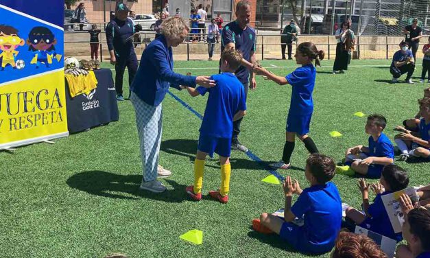 El campamento de la Fundación Cádiz CF Semana Santa 2022 se clausura en el campo de El Juncal