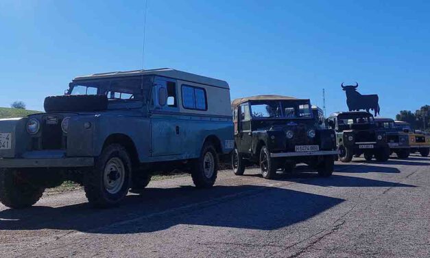 La Plaza de Toros de El Puerto acogerá este sábado una concentración de Land Rover clásicos