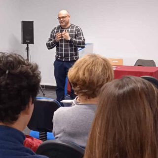 Manuel Paz Sacaluga presenta su novela "Huida de Roma. Lágrimas de arena"