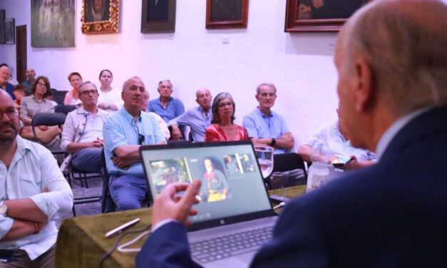 Dos marinos brillantes con destinos trágicos, protagonistas del nuevo libro de Enrique Tapias