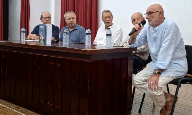 Presentado el libro “Historias de El Puerto” de López Amador y Pérez Fernández