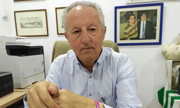 El PSOE celebra la Medalla de Oro de la Ciudad para Luis Benvenuty