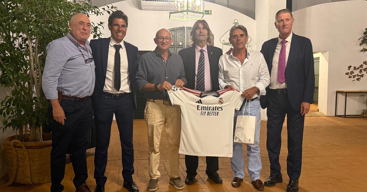 La Peña Madridista Portuense y Amigos de los Patios reúnen a 120 personas en su Cena de Verano