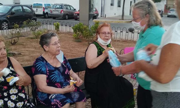 La Flave reparte a las asociaciones vecinales las mascarillas donadas por la Fundación Cádiz CF