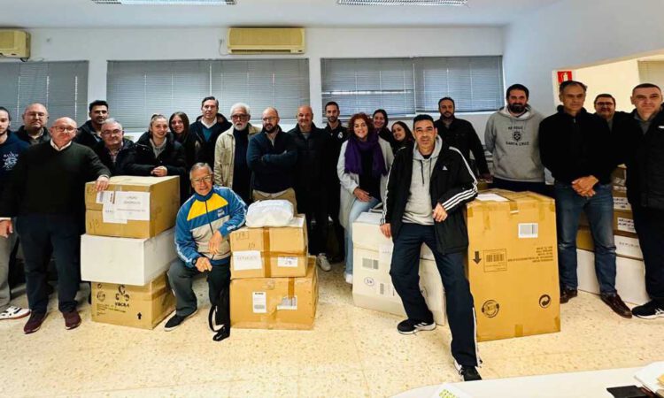 El Ayuntamiento de El Puerto entrega material deportivo a los 22 clubes y colegios participantes en los Juegos Deportivos Municipales
