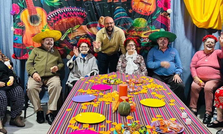 El alcalde Germán Beardo visita el Centro de Mayores San Juan