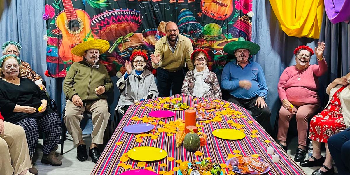 El alcalde Germán Beardo visita el Centro de Mayores San Juan